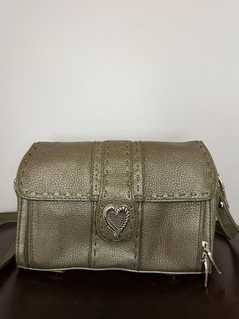 Y2K Marc Chantal Olive Green Pebbled Leather Crossbody Shoulder Bag Heart Buckle